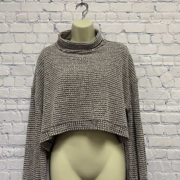 Free People Waffle Knit Mock Neck Long Sleeve Crop With Thumbholes Size Medium - Picture 7 of 9